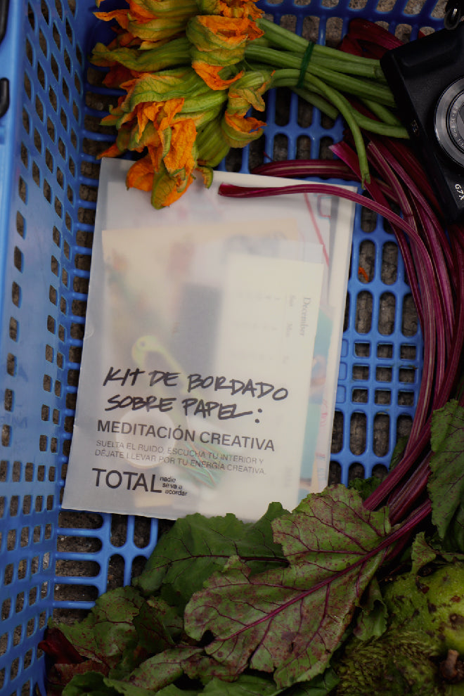 KIT DE BORDADO SOBRE PAPEL / MEDITACIÓN CREATIVA